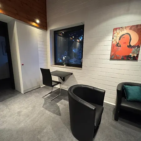 Hirschhausen - Wohnen Im Gruenen Nahe Duesseldorf 아파트 *