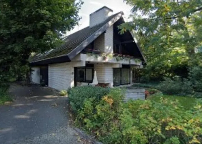 Hirschhausen - Wohnen Im Gruenen Nahe Duesseldorf *